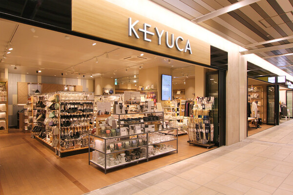 ライフスタイルショップkeyuca アパレルも充実の グランエミオ所沢店 をオープン ニコニコニュース ライフスタイルショップkeyuca アパレルも充実の グランエミオ所沢店 をオープン ニコニコニュース
