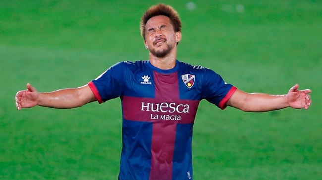 岡崎慎司 無念 味方のシュートを潰してしまった 痛恨シーン がこれ ニコニコニュース 岡崎慎司 無念 味方のシュートを潰してしまった 痛恨シーン がこれ ニコニコニュース