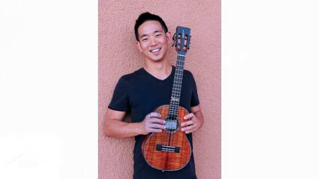 今月のマンスリースペシャルアーティストは ウクレレのスーパープレイヤー ジェイクシマブクロ ニコニコニュース