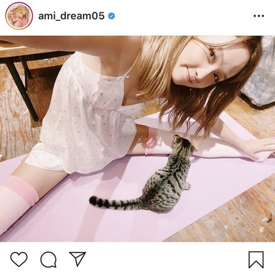 可愛い Sexyなのにcute Dream Ami リラックスモードのストレッチ写真に反響 ニコニコニュース