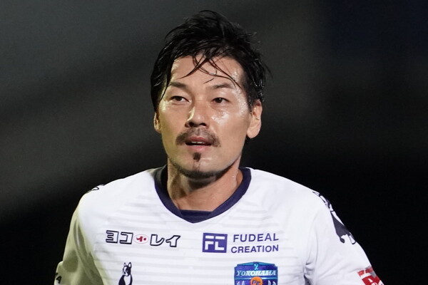ふざけてませんから 松井大輔 カズ模倣 の腹筋で珍表情 珍ポーズを説明 ニコニコニュース ふざけてませんから 松井大輔 カズ模倣 の腹筋で珍表情 珍ポーズを説明 ニコニコニュース
