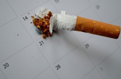 英国ヒースロー空港 世界初の電子タバコvaping Zone 吸入ゾーン を設置 ニコニコニュース