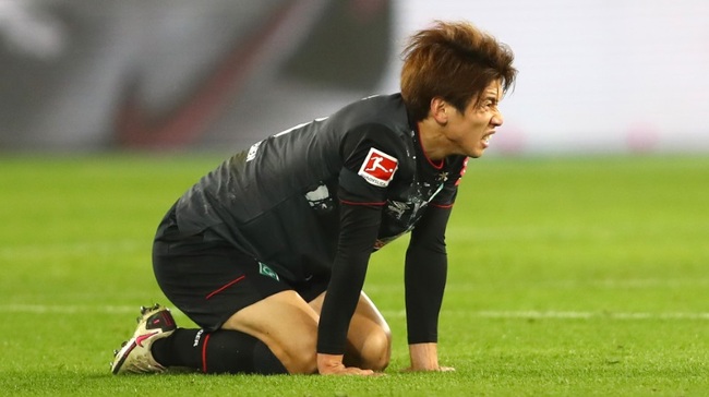 190cmkgを弾き飛ばす 大迫勇也の 鬼フィジカルアシスト がすごい ニコニコニュース 190cmkgを弾き飛ばす 大迫勇也の 鬼フィジカルアシスト がすごい ニコニコニュース