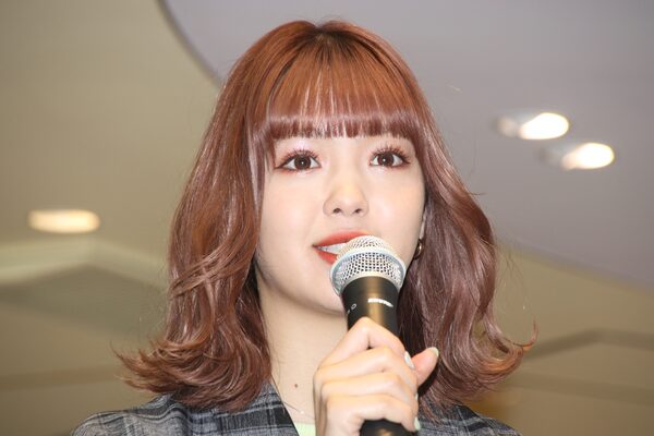 藤田ニコル 大好評の赤髪はniziuの影響だった ニナちゃんと同じに ニコニコニュース 藤田ニコル 大好評の赤髪はniziuの影響だった ニナちゃんと同じに ニコニコニュース
