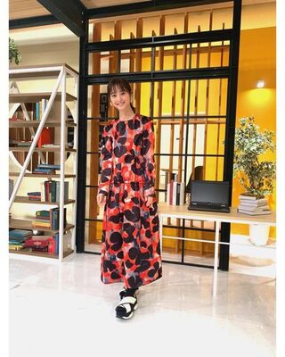 佐々木希 華やか模様のワンピース姿を披露 日本の宝です 超絶カワイイ と称賛の声 ニコニコニュース 佐々木希 華やか模様のワンピース姿を披露 日本の宝です 超絶カワイイ と称賛の声 ニコニコニュース