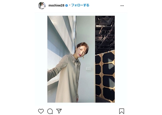 ズムサタ 望月理恵アナの変わらない美しさが話題 素敵なコーデとオフショットに注目 ニコニコニュース