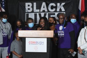 壊れ切ったアメリカの民主主義は彼らが激変させる 元ホームレスやパレスチナ移民もいる Aocが 家族 と呼ぶ議員たち ニコニコニュース 壊れ切ったアメリカの民主主義は彼らが激変させる 元ホームレスやパレスチナ移民もいる Aocが 家族 と呼ぶ議員たち ニコニコニュース
