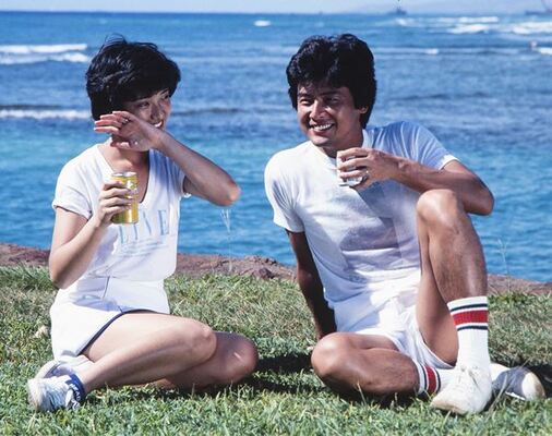 友和と笑顔のケーキ入刀 写真で振り返る山口百恵伝説 結婚編 ニコニコニュース 友和と笑顔のケーキ入刀 写真で振り返る山口百恵伝説 結婚編 ニコニコニュース