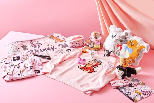 おしゃれキャット や ふしぎの国のアリス のネコたちも ディズニーストア 猫の日 ディズニー マリーの日 グッズ ニコニコニュース おしゃれキャット や ふしぎの国のアリス のネコたちも ディズニーストア 猫の日 ディズニー マリーの日 グッズ ニコニコニュース