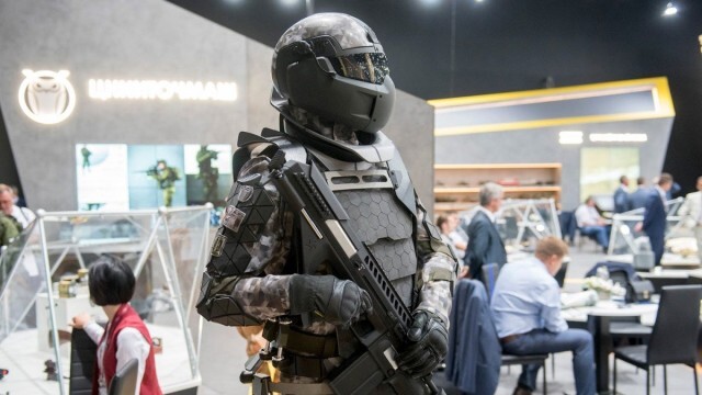 重機関銃の弾丸すら防ぐ次世代コンバットスーツをロシアが開発 ニコニコニュース 重機関銃の弾丸すら防ぐ次世代コンバットスーツをロシアが開発 ニコニコニュース