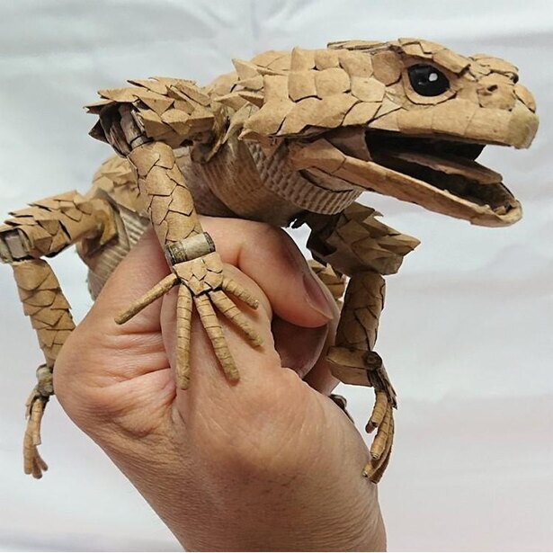 野生のプロがいる アルマジロトカゲ ドラゴン フル稼働 の段ボールアートが醸す 生物感 ニコニコニュース 野生のプロがいる アルマジロトカゲ ドラゴン フル稼働 の段ボールアートが醸す 生物感 ニコニコニュース