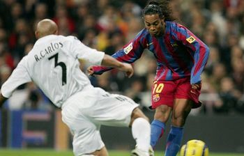 ベルナベウの奇跡 敵地でスタンディングオベーション ロナウジーニョが伝説となった圧巻ゴール 05 16 スー ニコニコニュース