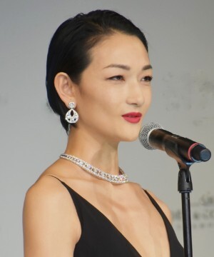 冨永愛 息子の写真公開に 目元がそっくり 愛さんかと思った と驚きの声 ニコニコニュース 冨永愛 息子の写真公開に 目元がそっくり 愛さんかと思った と驚きの声 ニコニコニュース
