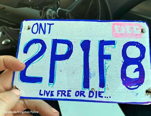 なぜそれでバレないと思った 手描きのナンバープレートを付けていたバイクの運転手がつかまる ニコニコニュース