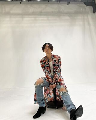 過呼吸なる もはや事件 登坂広臣のカッコ良すぎる花柄 ダメージデニム姿にファン悶絶 ニコニコニュース