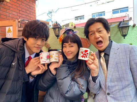 松坂桃李 麻生久美子 井浦新の あのキス 3ショットに 超超超楽しみ 3人とも可愛い と反響 ニコニコニュース 松坂桃李 麻生久美子 井浦新の あのキス 3ショットに 超超超楽しみ 3人とも可愛い と反響 ニコニコニュース