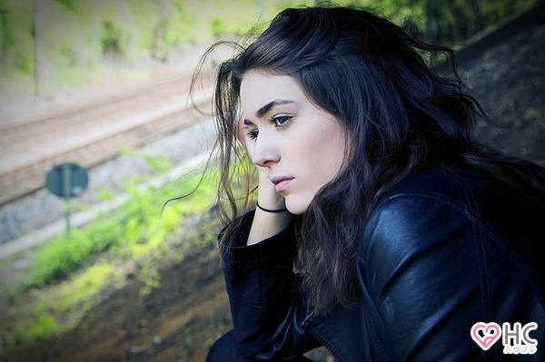 モヤモヤする 彼氏の女友達 に嫉妬してしまうときの対処法とは ニコニコニュース