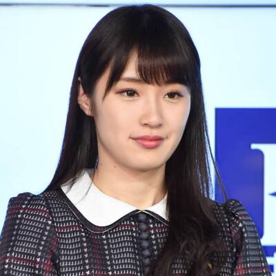 透明感が素敵 乃木坂46高山一実 キュートな 配達員 姿の笑顔shotに反響 目の保養すぎます ニコニコニュース