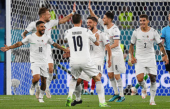 1年遅れのユーロが開幕 難敵トルコに圧巻勝利のイタリアが28戦無敗継続 ユーロ ニコニコニュース 1年遅れのユーロが開幕 難敵トルコに圧巻勝利のイタリアが28戦無敗継続 ユーロ ニコニコニュース