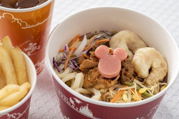 お肉も魚介も一度に楽しめる 東京ディズニーランド プラズマ レイズ ダイナー 牛カルビとシュリンプの冷やしうどんセット ニコニコニュース