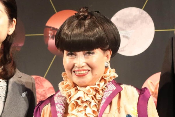 黒柳徹子 87歳で ウサ耳 姿に 妖精みたい メルヘン写真に絶賛 ニコニコニュース 黒柳徹子 87歳で ウサ耳 姿に 妖精みたい メルヘン写真に絶賛 ニコニコニュース