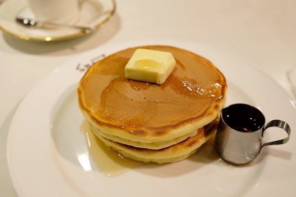 京都三条 スマート珈琲店 で食す 美空ひばりも愛した懐かしのホットケーキ ニコニコニュース