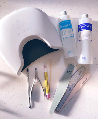 セルフジェルネイルを始めたい人向け 初心者用おすすめグッズ まとめが便利 100均から便利なキットまで手軽に手に入るア ニコニコニュース