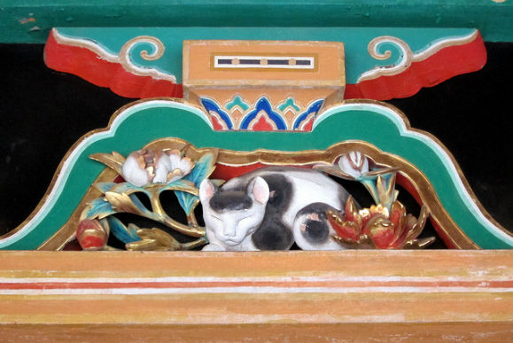 世界遺産に眠る平和を願う猫の彫刻と厳かな鳴龍に涙 日光東照宮 ニコニコニュース