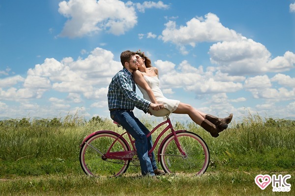 年下彼氏と結婚したい 切り出すタイミングって ニコニコニュース