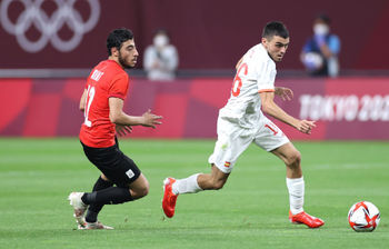 男子サッカー開幕 優勝候補スペインの初戦はエジプトとゴールレスドローに2名の負傷者 東京オリンピック ニコニコニュース
