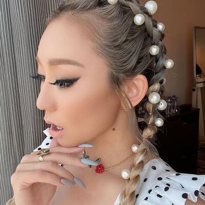 リアルバービーみたい 倖田來未のパールを散りばめたヘアスタイルに歓喜の声 ニコニコニュース リアルバービーみたい 倖田來未のパールを散りばめたヘアスタイルに歓喜の声 ニコニコニュース