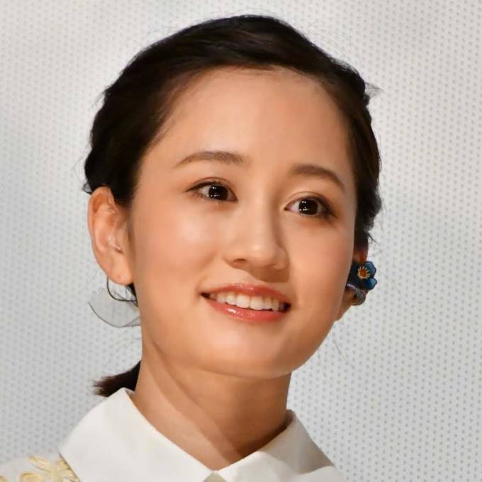 前田敦子 最近のヘアスタイル事情 自撮りshotに反響 髪型凄い素敵 1番好きかも ニコニコニュース