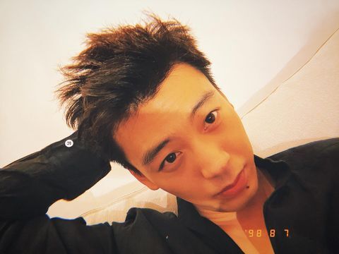 竹内涼真 短髪姿の爽やかなオフショットを公開 世界で1番カッコイイ とファン悶絶 ニコニコニュース 竹内涼真 短髪姿の爽やかなオフショットを公開 世界で1番カッコイイ とファン悶絶 ニコニコニュース