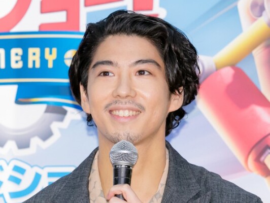 羨ましそうな賀来賢人がかわいい Tokyo Mer オフショットに お茶目すぎ と反響 ニコニコニュース 羨ましそうな賀来賢人がかわいい Tokyo Mer オフショットに お茶目すぎ と反響 ニコニコニュース