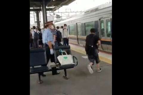 逆ギレの 撮り鉄 駅員の胸ぐらつかむ動画拡散 Jr西 ルールは守って利用して ニコニコニュース 逆ギレの 撮り鉄 駅員の胸ぐらつかむ動画拡散 Jr西 ルールは守って利用して ニコニコニュース