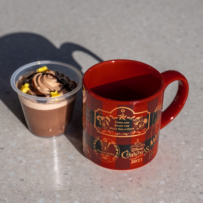 クリスマスのモチーフが並んだスーベニアカップ付き 東京ディズニーシー ニコニコニュース